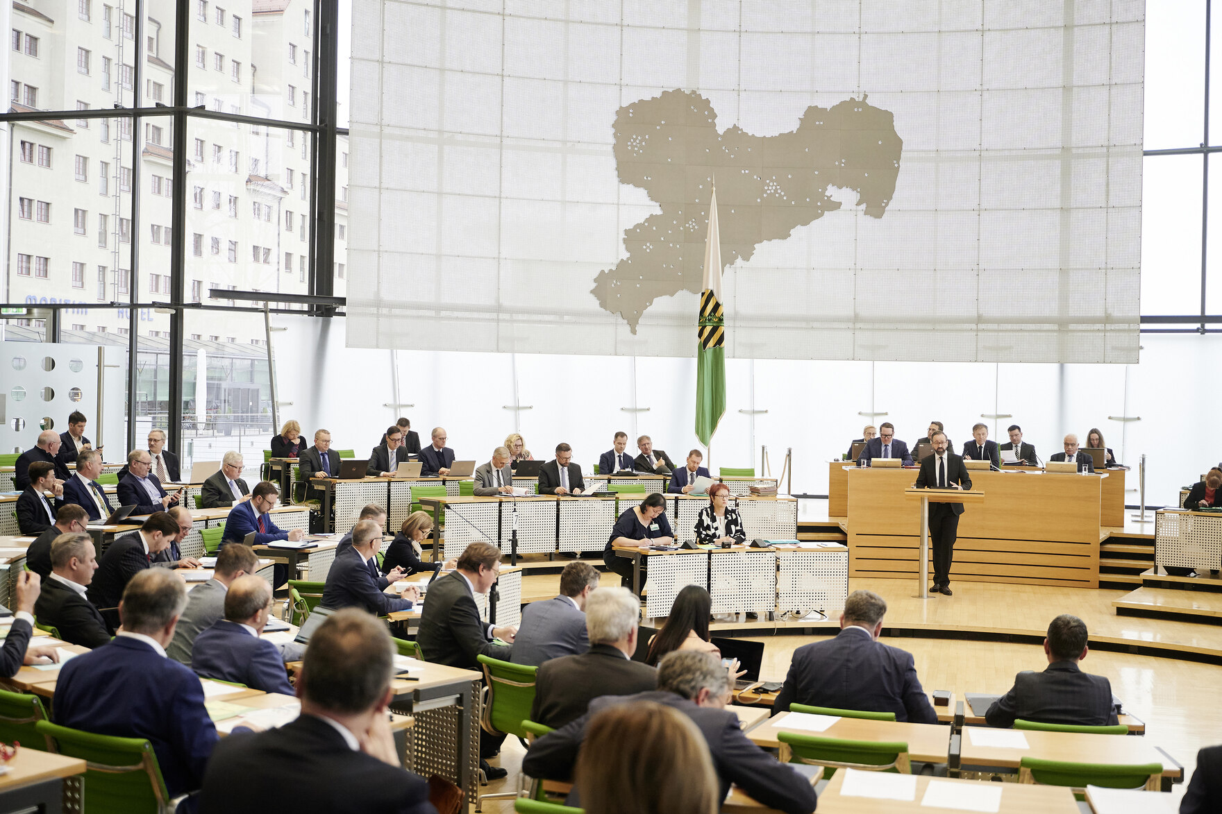 Minister Gemkow bei seiner Rede im Landtag