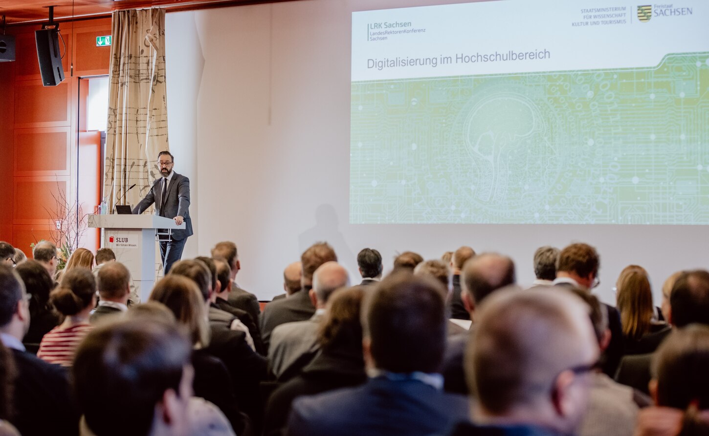 Minister Gemkow bei seinem Grußwort.