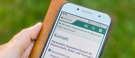 Blick auf ein Smartphone